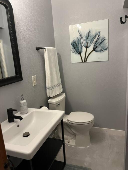 Paradise Oasis Near Lake *Full Body Massage Chair* Longview Eksteriør bilde