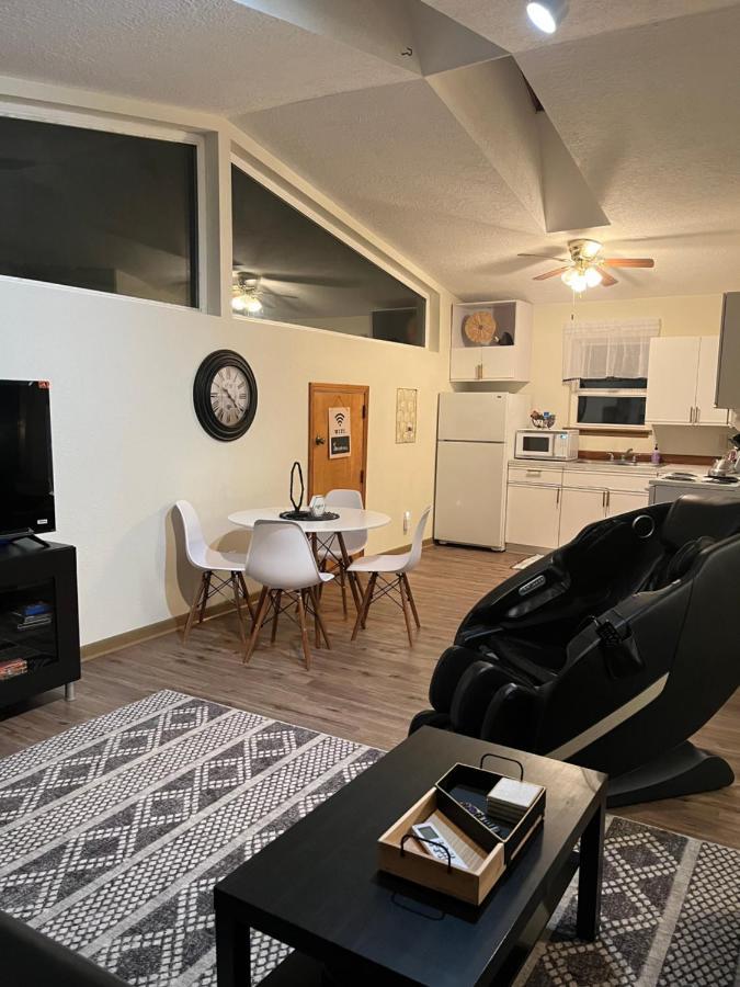 Paradise Oasis Near Lake *Full Body Massage Chair* Longview Eksteriør bilde